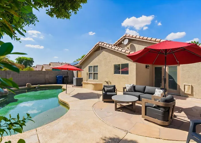 Oasis Private Pool Fire Pit Sleeps 6 Holiday home