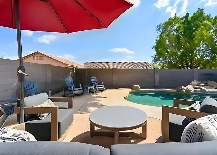 Holiday home Oasis Private Pool Fire Pit Sleeps 6 *